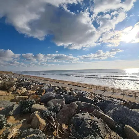 Lumineux 2 Pièces, Proche Plage, Parking Inclus - Fr-1-224c-339 *