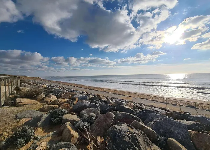 Lumineux 2 Pièces, Proche Plage, Parking Inclus - Fr-1-224c-339 *